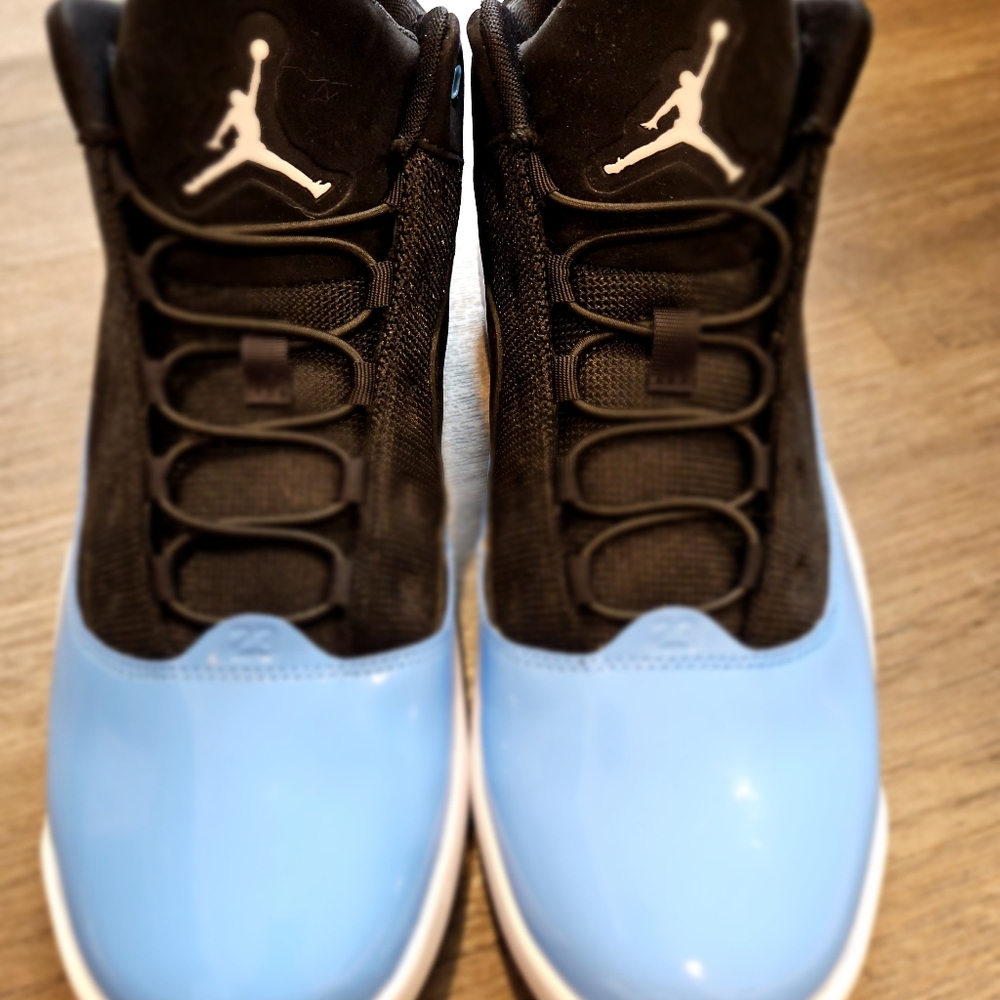 Jordan Aura 2 - Picture 2 of 6